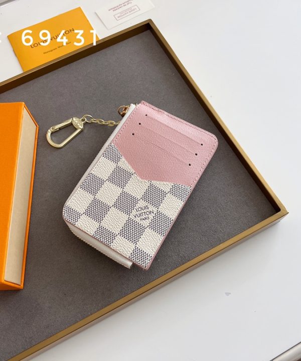 074d040629d74237ad52b1e73c6449af-1