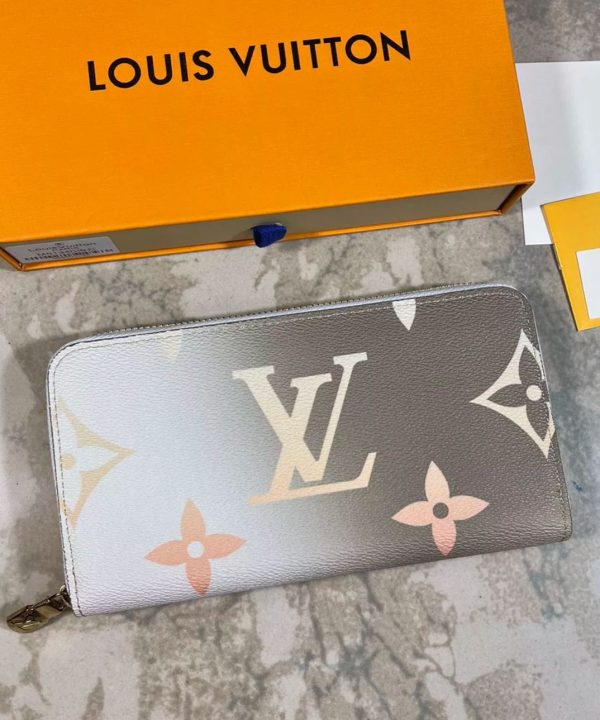 0b272a03fa114f538f2213df7b84bf6b-1