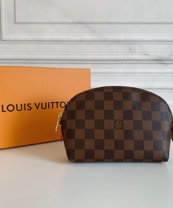 0e5fc847c1834b26a703e7e44e84d6d0-1