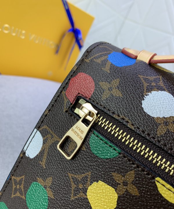 0eb3a6c57e2d4410974670c7c6b470b7