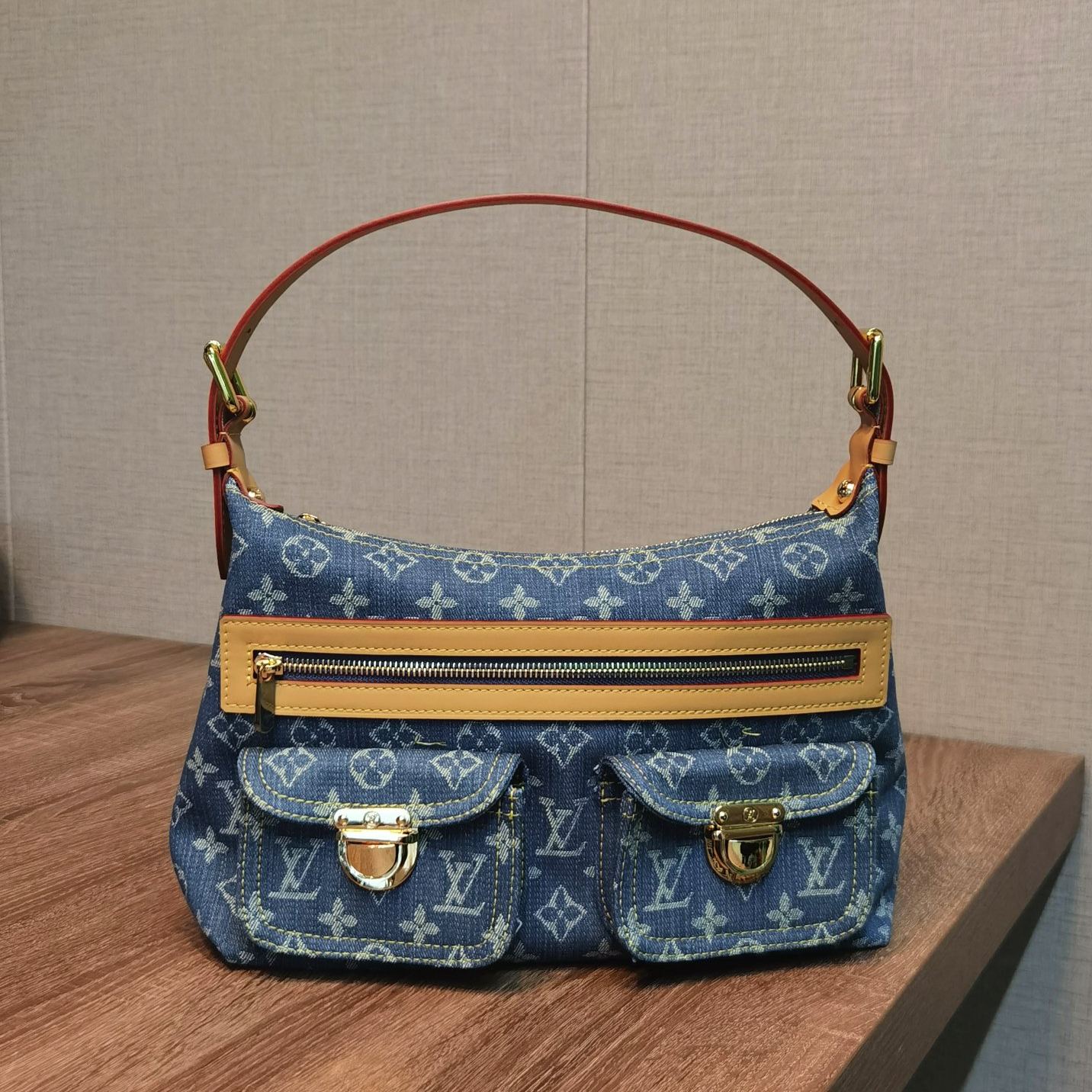 海外発送(10-15日にお届け)【LOUIS VUITTON レディース バッグ 】M44464 -25*15*6.5cm