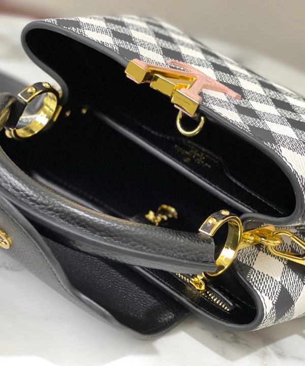 146dcd5e68f5457b8a0e9aacf0e1d8fd-1