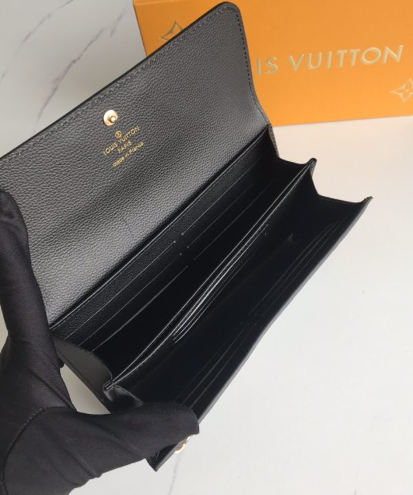 1555fe9d6eaa40a990e72a83837a902e-1