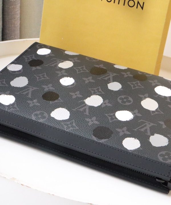 15d5ab8bff9441aa97932041b92e82cb-1