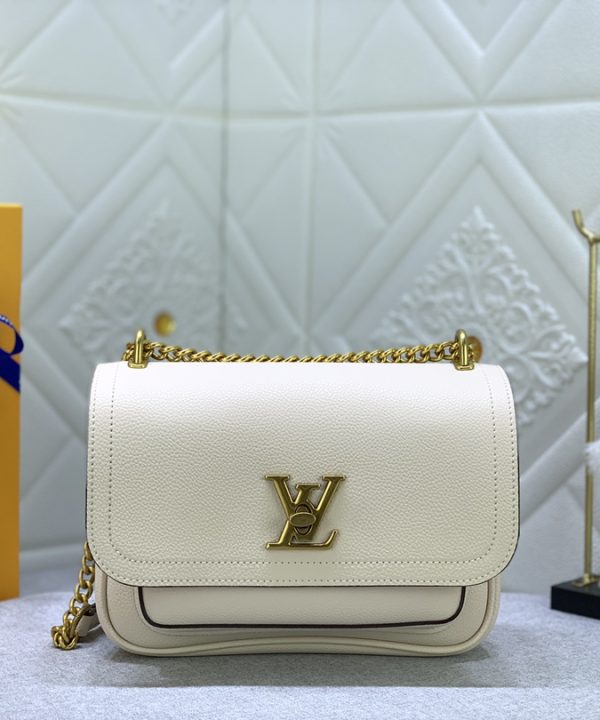 183e8c1f44f74506934fc42ee6afbefa-1