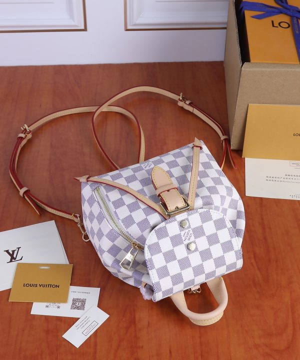 1e5992e17f394979bc77089cf1d480bb-1