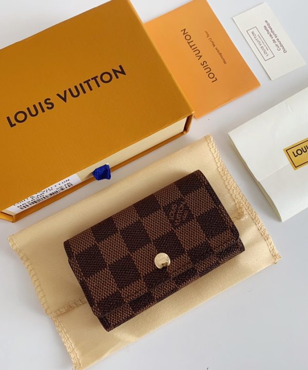 20403aea8b6d44e3854042013a7f136c-1