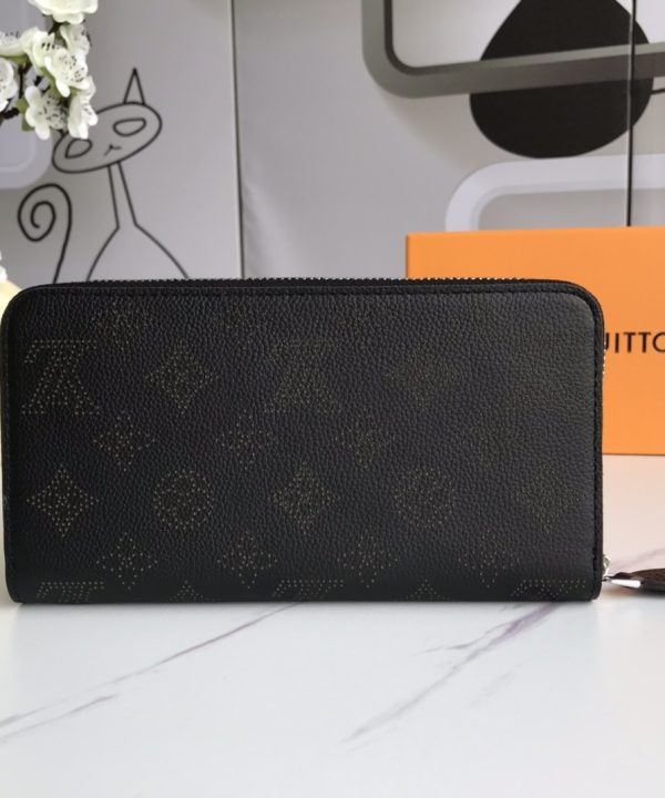 26f1a7596e394faa9972dbd7ad72a711-1