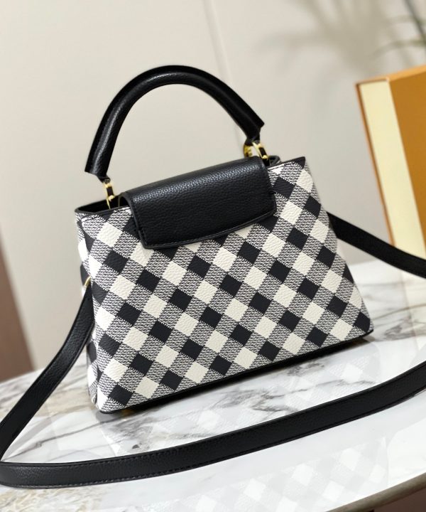 2a51914eb6654bffb68dd5abd6369db5-1