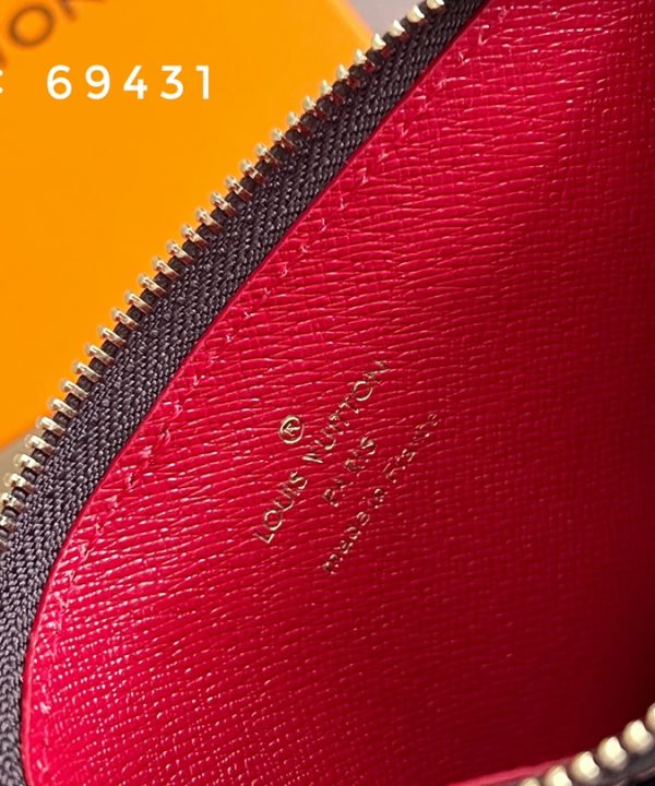 2c7585bf21634f6c8cffb00209c04a88-1