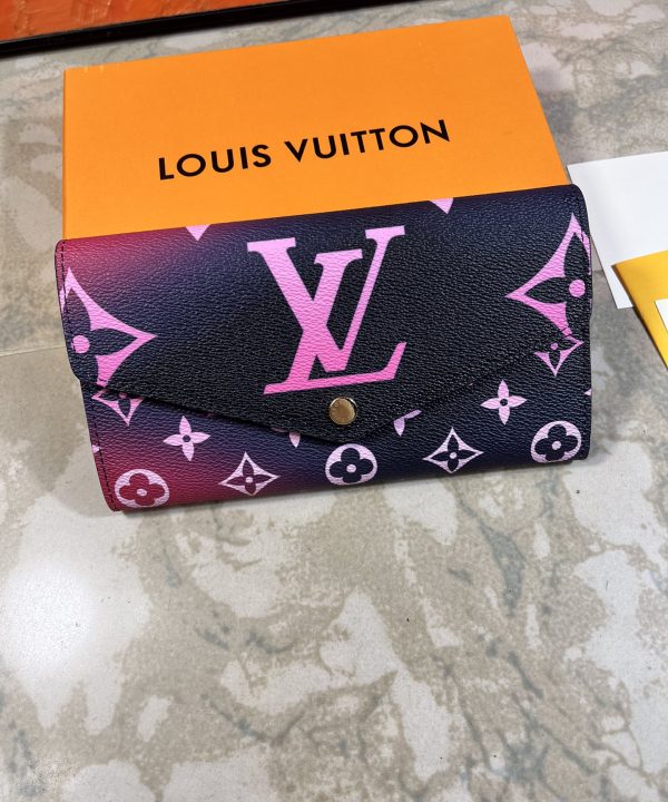 2e8b2aecdcae4e5baa71a2f3ba410f76-1