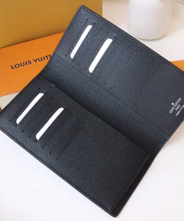 300ea3680f164e15bc816b38f22012fd-1