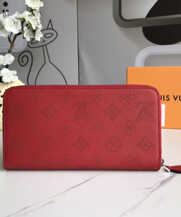 318eb8c74e2f465f862c7a4e7e8ece7b-1