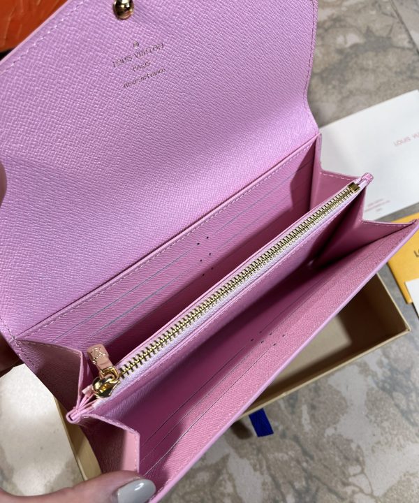 320e0fbdee6b4879bc63803838af589f-1