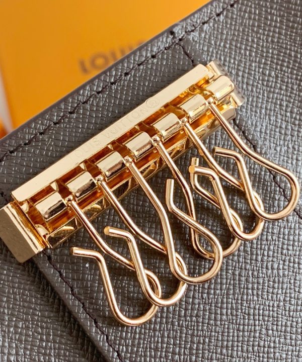 36f5012fb6104a97860a4b438af2d4f6-1