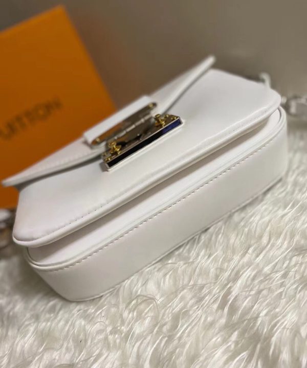 38d59b9237dd4fbf921c5c4156776d06