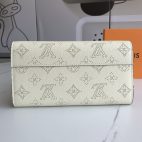 3baa9417978f444d94453e010eda3273-1