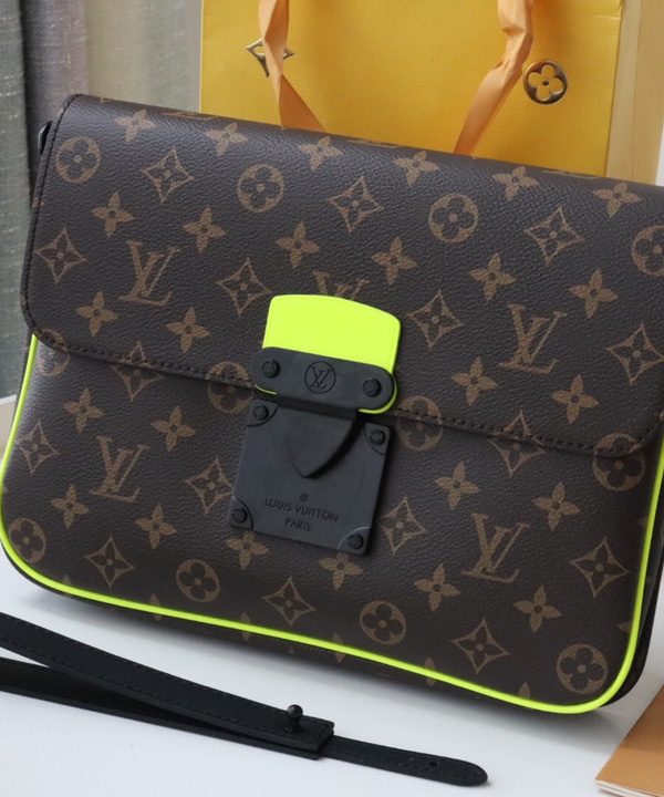 3c80cba4b13c47bcb13a93c8c470505b-1