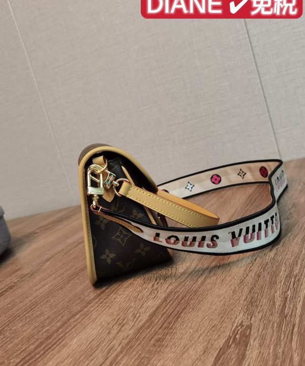 4864b49214294d488019b445b1c2c0e7-1