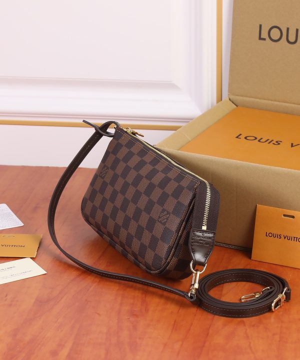 5e2c9cf8c5444894be3960e3d26ca3c8-1