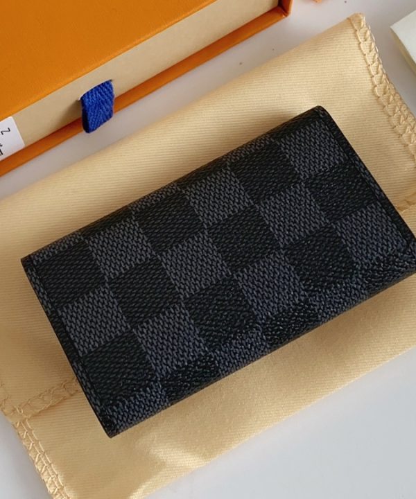 63cd4c3f81ed4c628b39b5a779617ab2-1