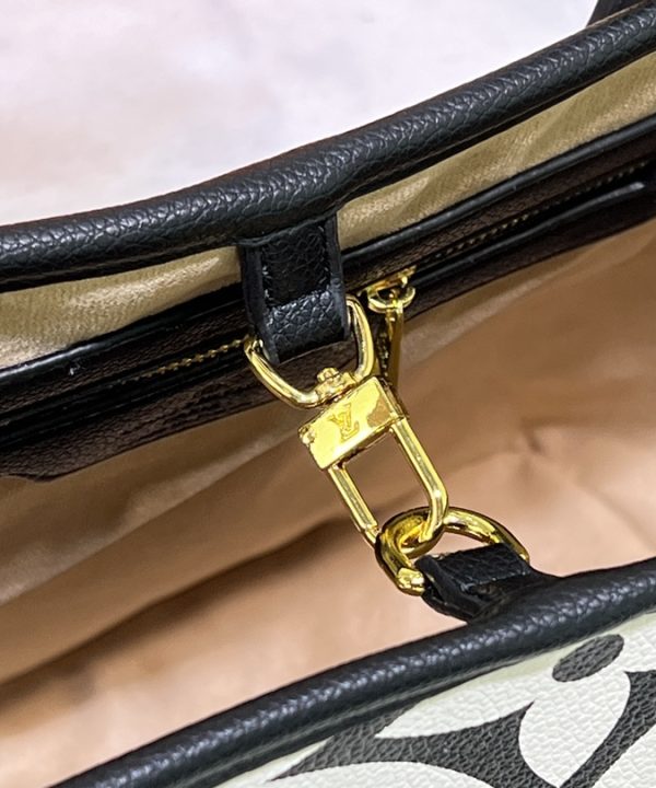 6e6dfb3c48504d84b5c43963f9d5fc68-1