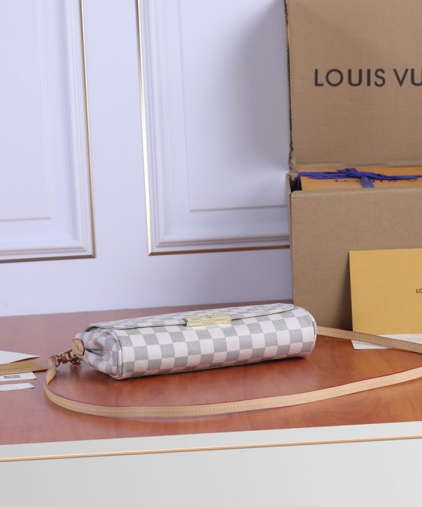 70ead7ce48a64f119ae099935ade7bea-1