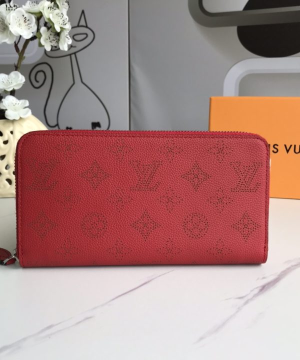 7213b88e890a46cdb888cce2e76ce385-1