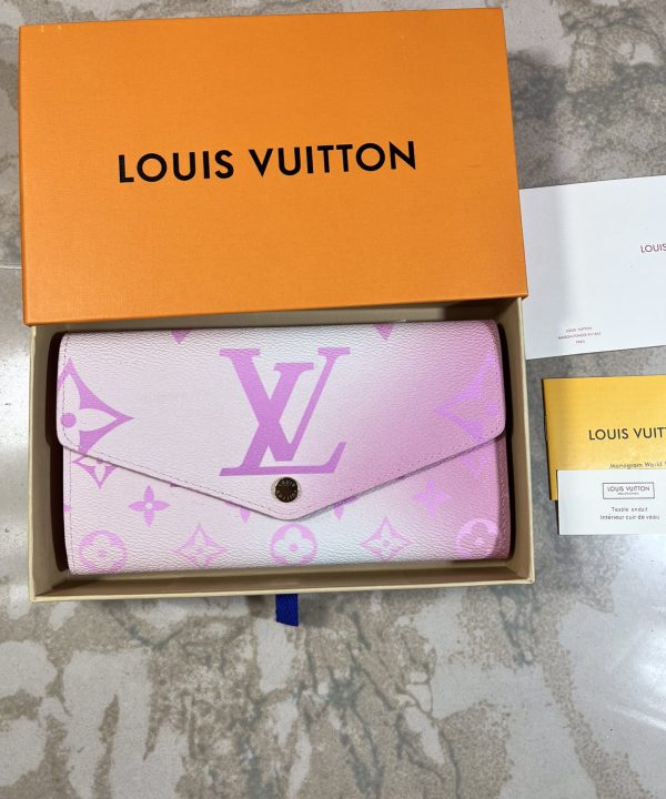 76d4f3add1654b09970090bac2541488-1