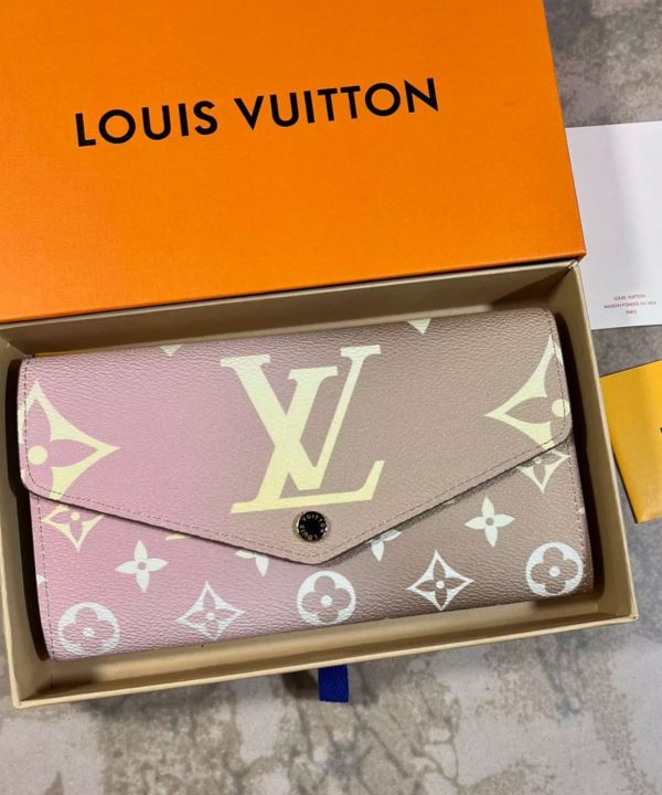 7981a9fc82e842f99a805ec864b5032f-1