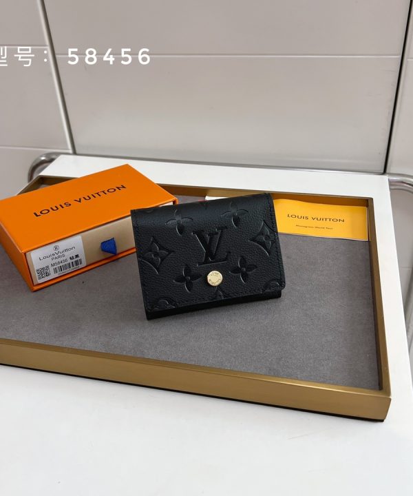 7a7b13d493514b2ab28589b082252507-1