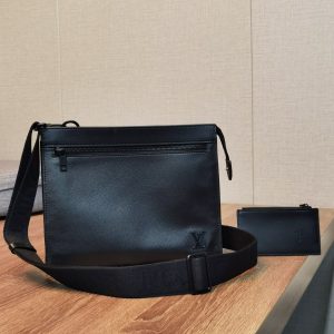 【Louis Vuitton バッグ】 Pochette Voyage  -28 x 21 x 6 cm