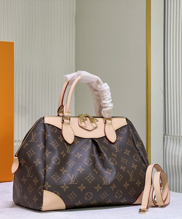 8522d979e56a41a893e897b4b8fba585-1