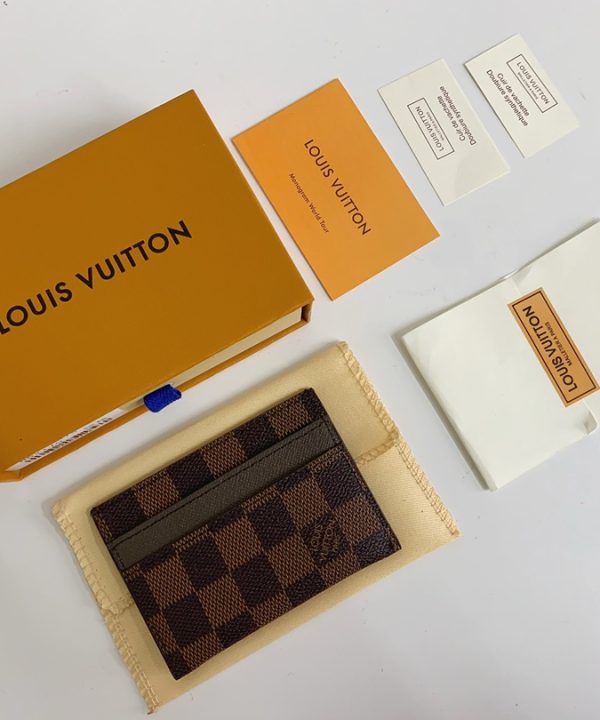 8a77b58ff8944f89baeb85fede938909-1