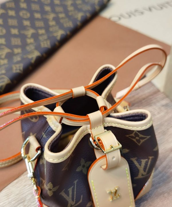 8b3acba6275745b7a2ab28eee26a1d08-1