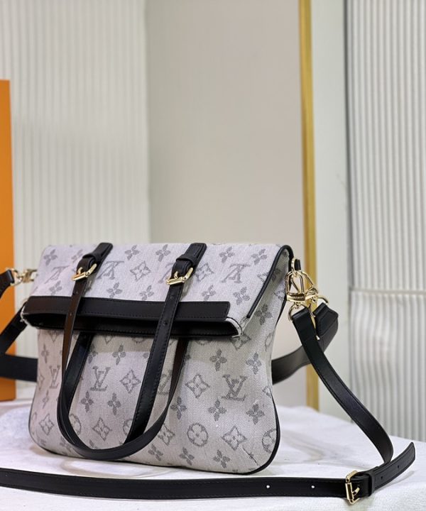 8e1105dc2141400d88c518e226099693