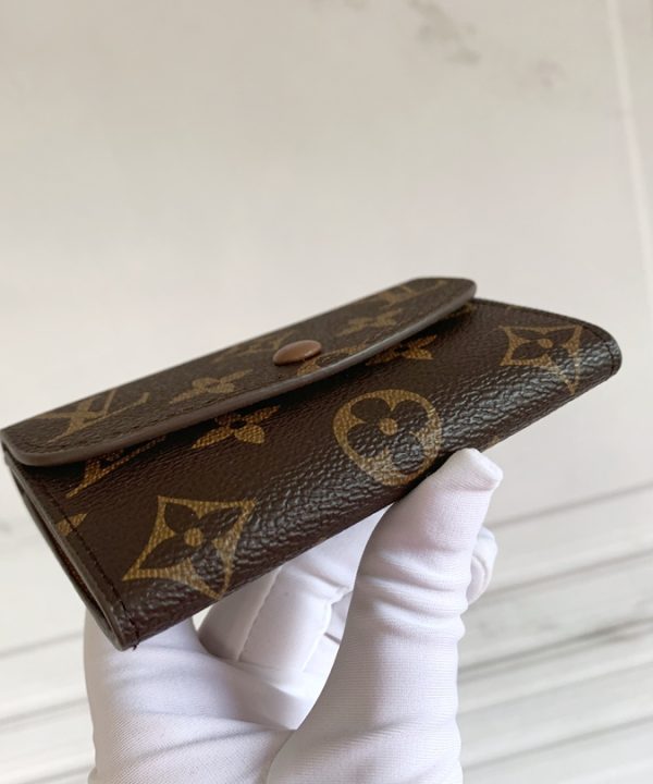 93fda263401a40d3aa7b5269badb5393-1