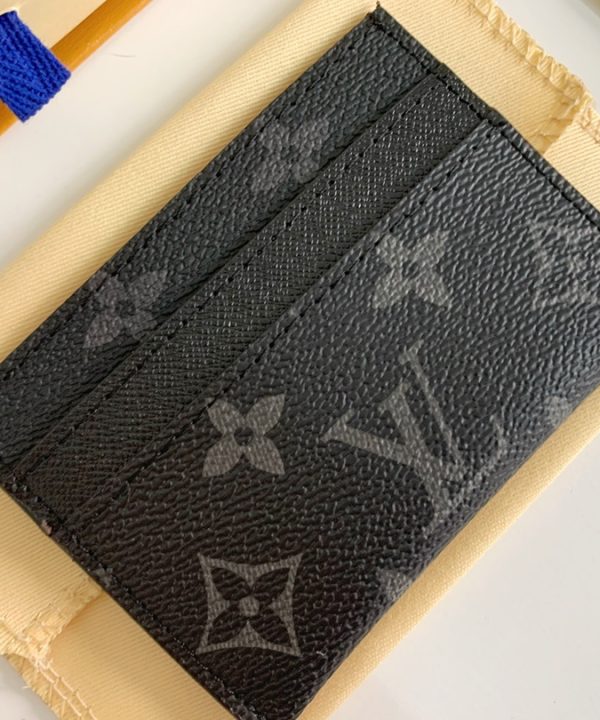 946a06494cdf4185877e98d30cb3e403-1