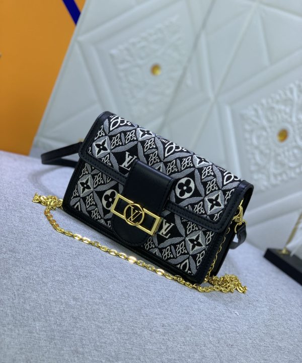 9789d59cc3cb434a903aff0edfb0581c