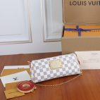 98d5687b93b54559a400100a78b8995f-1