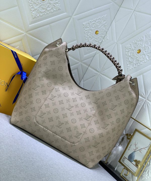 9b1ff22bb81746a0b4a3704cec8a7c62-1