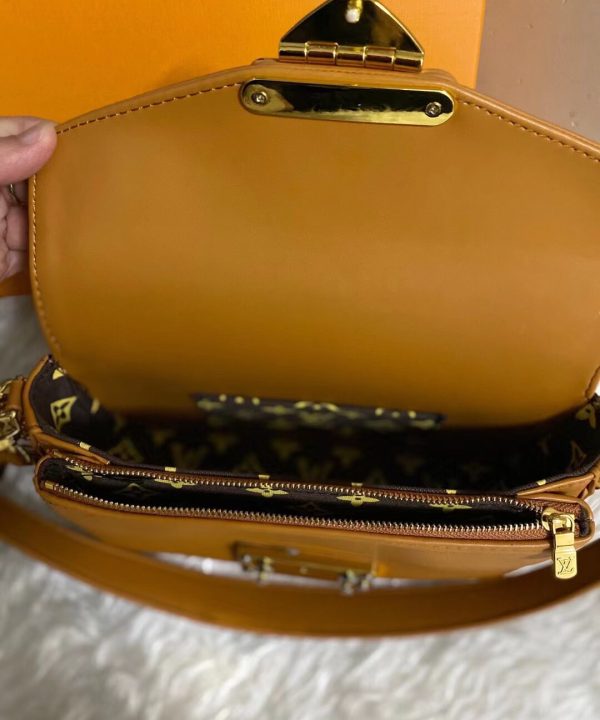 a1cf7c5b1d364292a10dea21a7d31bfb