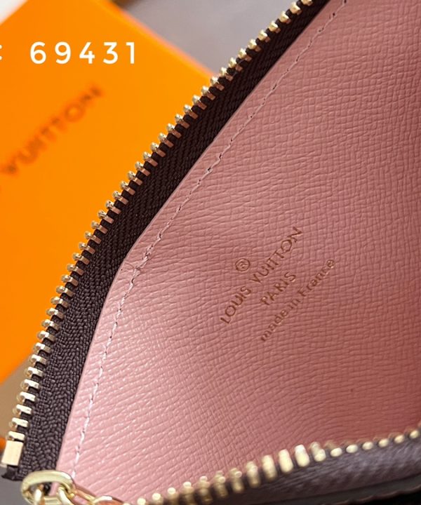 a6dab91caa504f19b7973ee05e443fc7-1