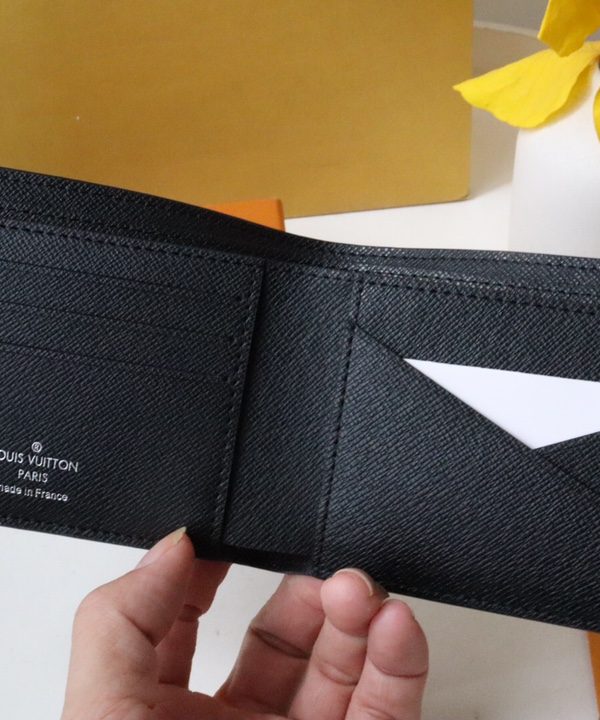 aa8c060af96e4055a8973ec20cf83974-1