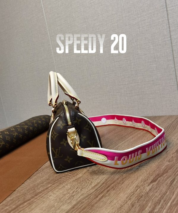 ab949df7273a4de194b8596d593b25a7-1