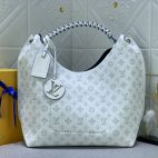 ade0cea3dd57458685489d67dd31d46d-1