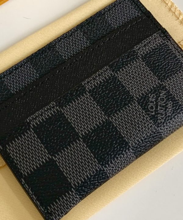 ae00ab6e14724e27b80b594c8b19f8a7-1