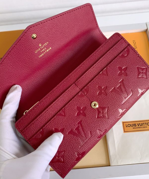 af1831cacb864f06814bf20185bf700d-1