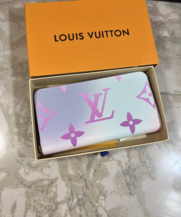 b4901d2287ab45729690f7f46aa1fb88-1