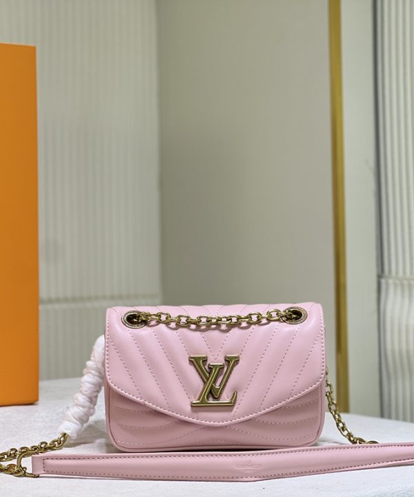 b4965cb21744419c95fd78e736afa37b-1